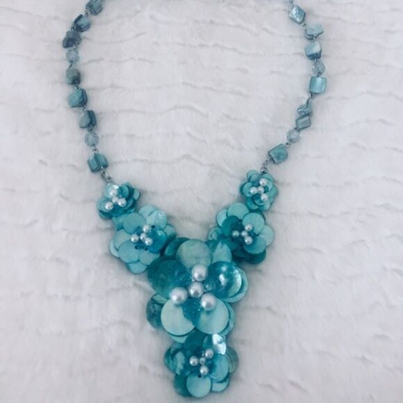 Turquoise Shell and Pearl Necklace‎ - Picture 1 of 2
